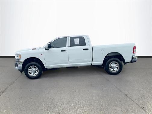 2024 RAM 2500 Tradesman Crew Cab 4x4 6'4' Box