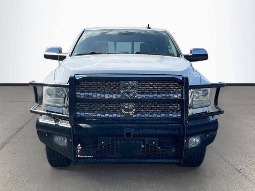 2017 RAM 2500 Laramie Crew Cab 4x4 6'4' Box