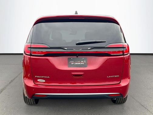 Red Hot Pearlcoat 2027 Chrysler Pacifica Limited