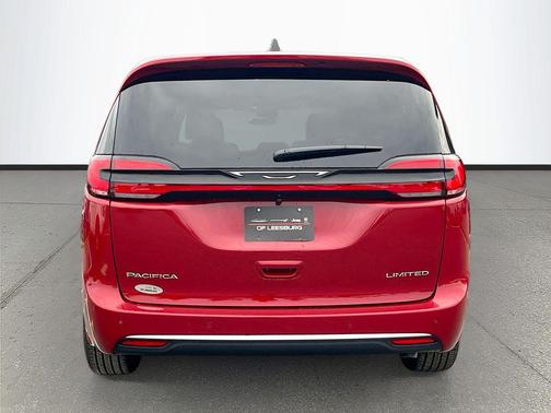 Red Hot Pearlcoat 2027 Chrysler Pacifica Limited