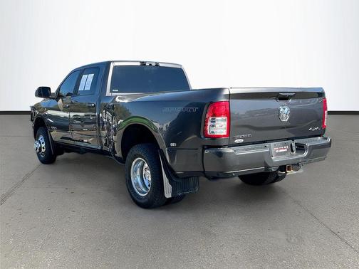 2022 RAM 3500 Big Horn Crew Cab 4x4 8' Box