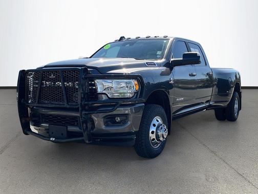 2022 RAM 3500 Big Horn Crew Cab 4x4 8' Box