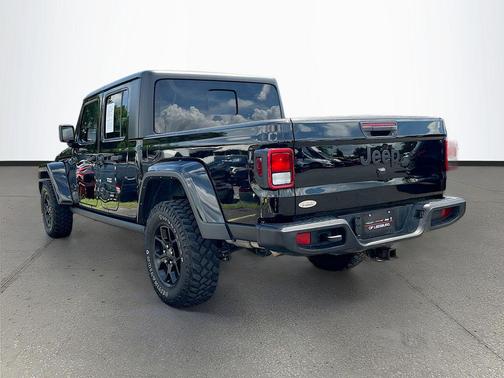 Black Clearcoat 2024 Jeep Gladiator Sport S
