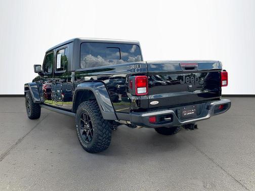 Black Clearcoat 2024 Jeep Gladiator Sport S