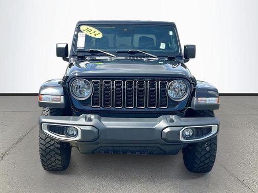 Black Clearcoat 2024 Jeep Gladiator Sport S