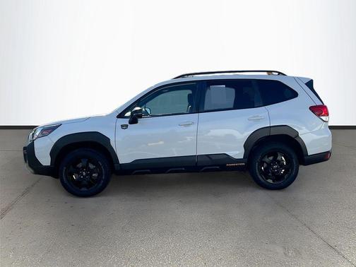 Crystal White Pearl 2023 Subaru Forester Wilderness