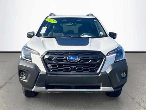Crystal White Pearl 2023 Subaru Forester Wilderness