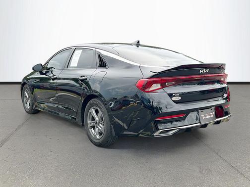 Ebony Black 2022 Kia K5 LXS