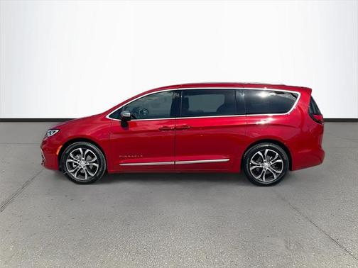 2025 Chrysler Pacifica L
