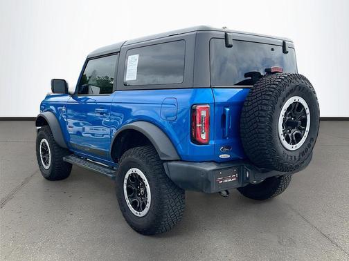 Velocity Blue Metallic 2023 Ford Bronco Outer Banks