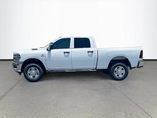 2025 RAM 2500 Tradesman Crew Cab 4x4 6'4' Box