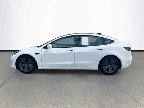 2022 Tesla Model 3 Standard Range