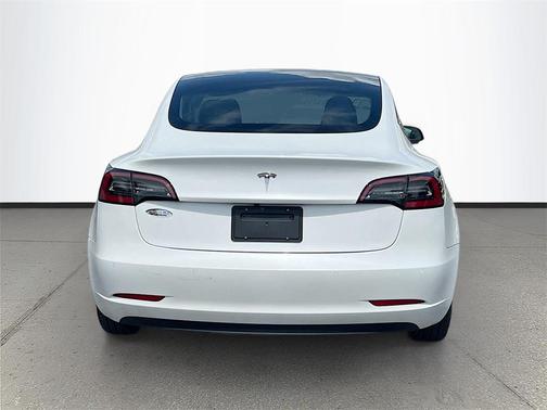 2022 Tesla Model 3 Standard Range