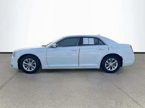 2016 Chrysler 300 Limited