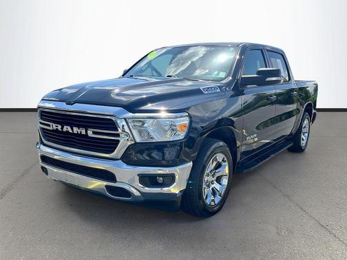 Diamond Black Crystal Pearlcoat 2021 RAM 1500 Big Horn/Lone Star