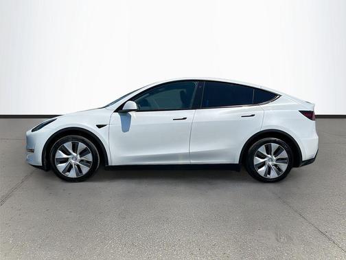 Pearl White Multi-Coat 2023 Tesla Model Y Long Range Dual Motor All-Wheel Drive
