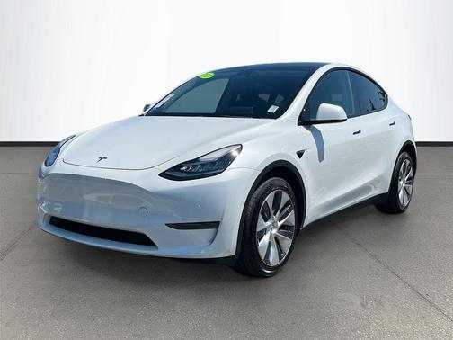 Pearl White Multi-Coat 2023 Tesla Model Y Long Range Dual Motor All-Wheel Drive
