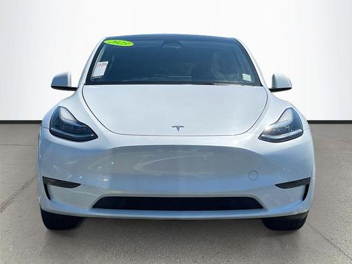 Pearl White Multi-Coat 2023 Tesla Model Y Long Range Dual Motor All-Wheel Drive