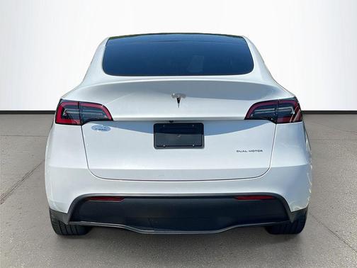 Pearl White Multi-Coat 2023 Tesla Model Y Long Range Dual Motor All-Wheel Drive