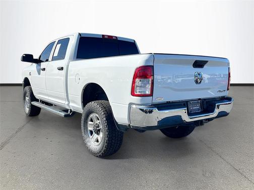 2019 RAM 2500 Tradesman Crew Cab 4x4 6'4' Box