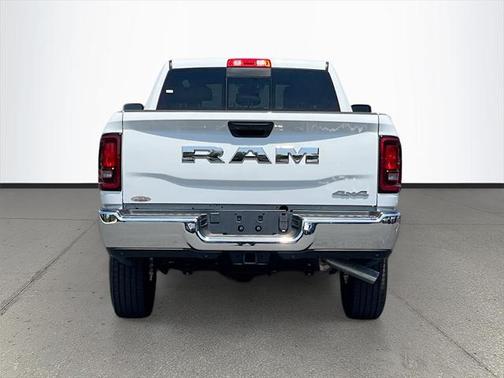 2025 RAM 2500 Tradesman Crew Cab 4x4 6'4' Box