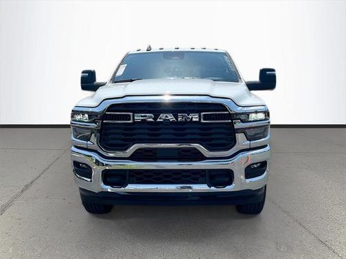 2025 RAM 2500 Tradesman Crew Cab 4x4 6'4' Box