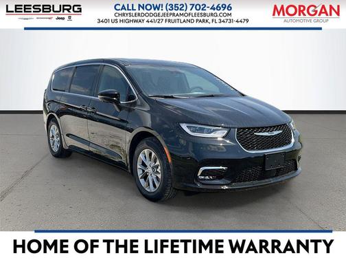 Diamond Black Crystal Pearlcoat 2026 Chrysler Pacifica Limited