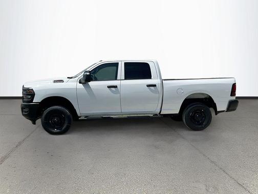 2026 RAM 2500 Tradesman Crew Cab 4x4 6'4' Box