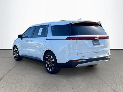 Snow White Pearl 2022 Kia Carnival EX