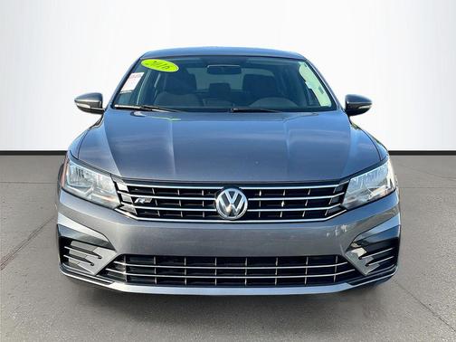 Platinum Gray Metallic 2016 Volkswagen Passat 1.8T R-Line