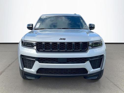 Silver Zynith 2026 Jeep Grand Cherokee L Altitude