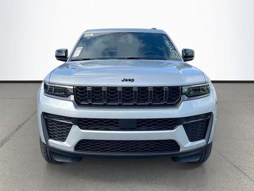 Silver Zynith 2026 Jeep Grand Cherokee L Altitude