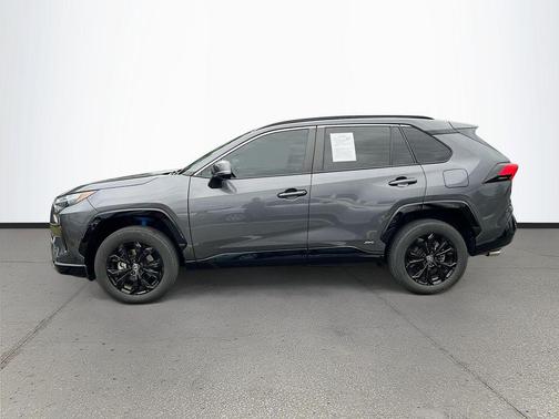 2022 Toyota RAV4 Hybrid SE
