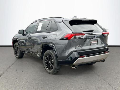 2022 Toyota RAV4 Hybrid SE