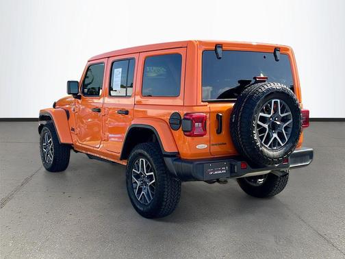 2025 Jeep Wrangler 4-Door Sahara 4x4