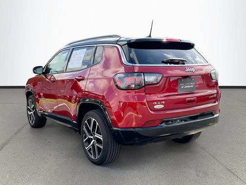 Red Hot Pearlcoat 2025 Jeep Compass Limited