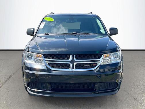 Pitch Black Clearcoat 2020 Dodge Journey SE Value