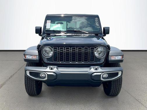 Black Clearcoat 2026 Jeep Gladiator Sport