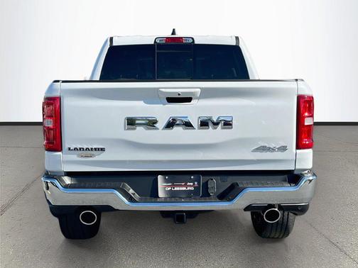 Ivory White Tri-Coat Pearlcoat 2026 RAM 1500 Laramie