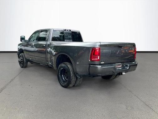 2025 RAM 3500 Laramie Crew Cab 4x4 8' Box