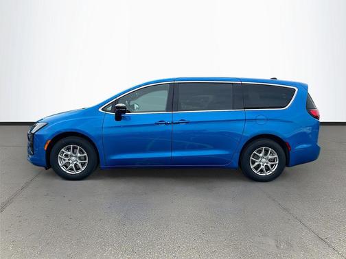 Hydro Blue Pearlcoat 2027 Chrysler Pacifica L