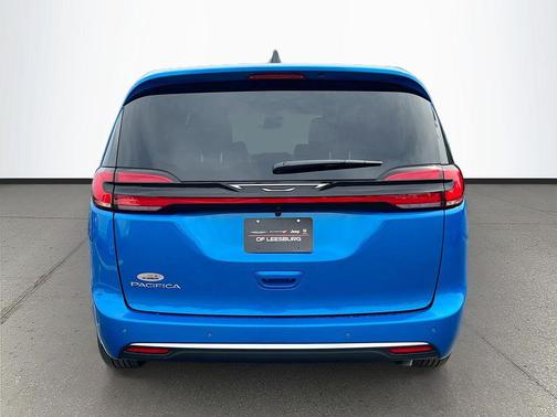 Hydro Blue Pearlcoat 2027 Chrysler Pacifica L