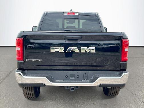 Diamond Black Crystal Pearlcoat 2026 RAM 1500 Big Horn/Lone Star
