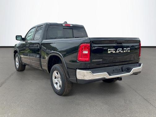 Diamond Black Crystal Pearlcoat 2026 RAM 1500 Big Horn/Lone Star