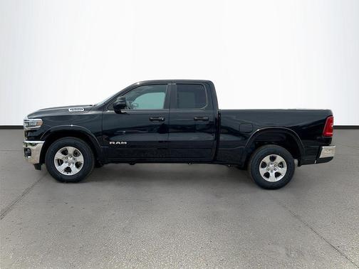 Diamond Black Crystal Pearlcoat 2026 RAM 1500 Big Horn/Lone Star
