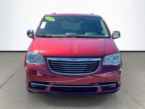 2016 Chrysler Town & Country Touring-L