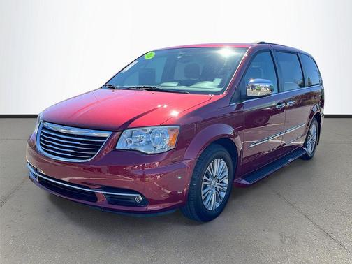 2016 Chrysler Town & Country Touring-L