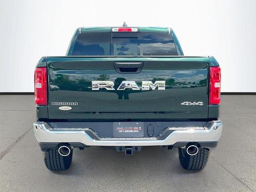 Serrano Green Metallic 2026 RAM 1500 Big Horn/Lone Star