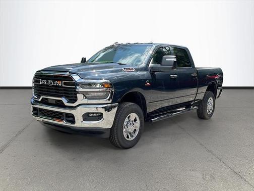 2025 RAM 2500 Tradesman Crew Cab 4x4 6'4' Box