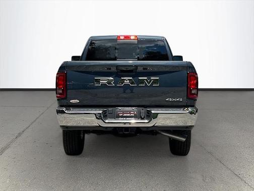 2025 RAM 2500 Tradesman Crew Cab 4x4 6'4' Box